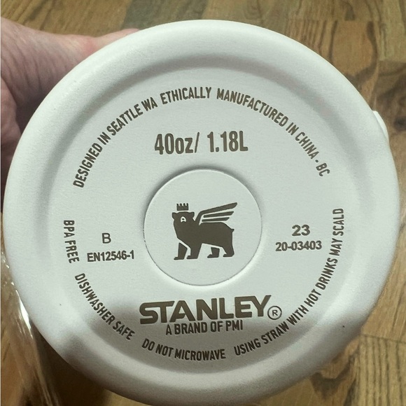 Stanley 40oz CHANEL Laser Etched  white/gold CC Pattern Quencher H2O Tumbler NIB - Picture 5 of 8